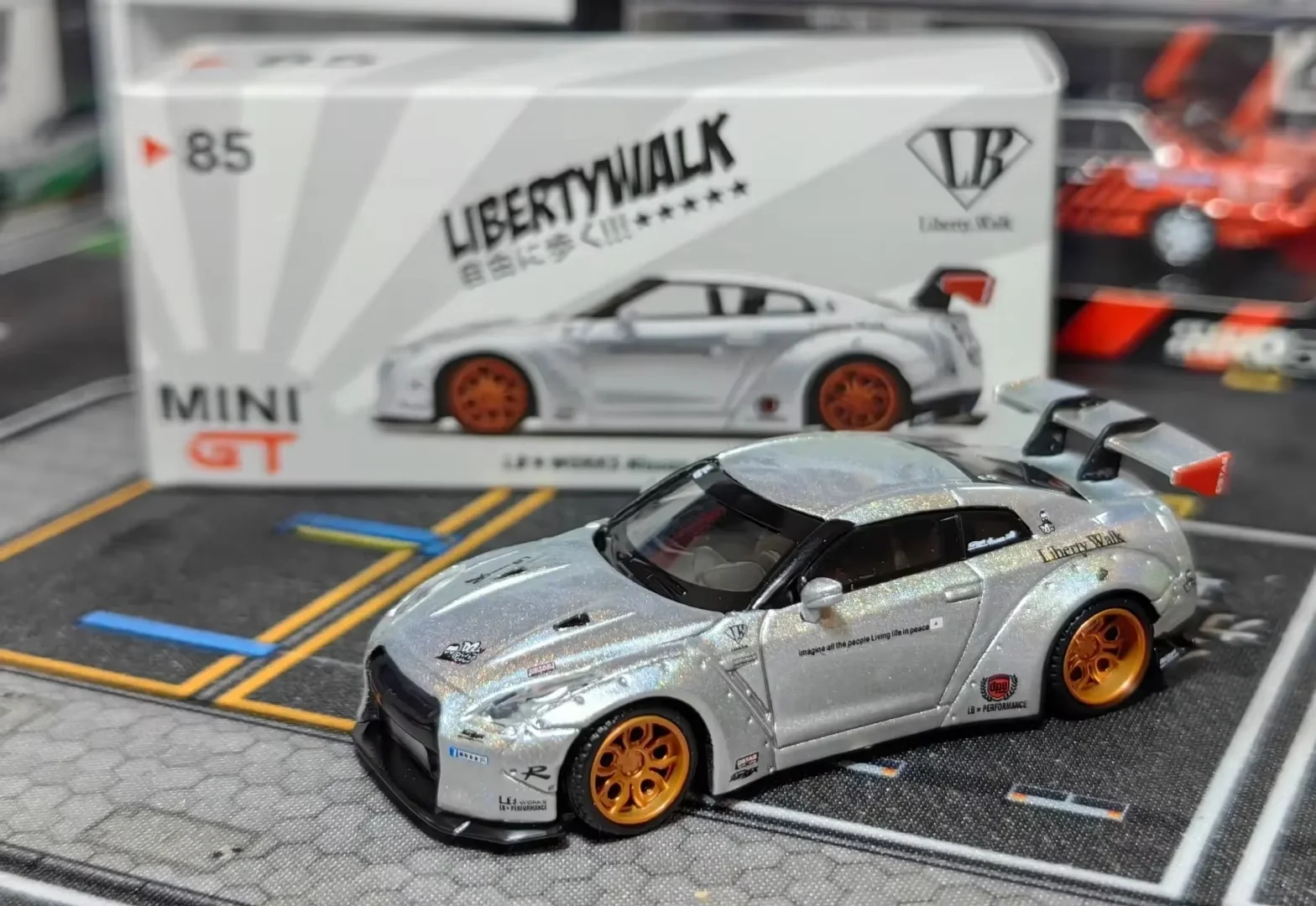 Minigt 85 Liberitywalk Nissan Gt-R(R35) Magic Pearl Car