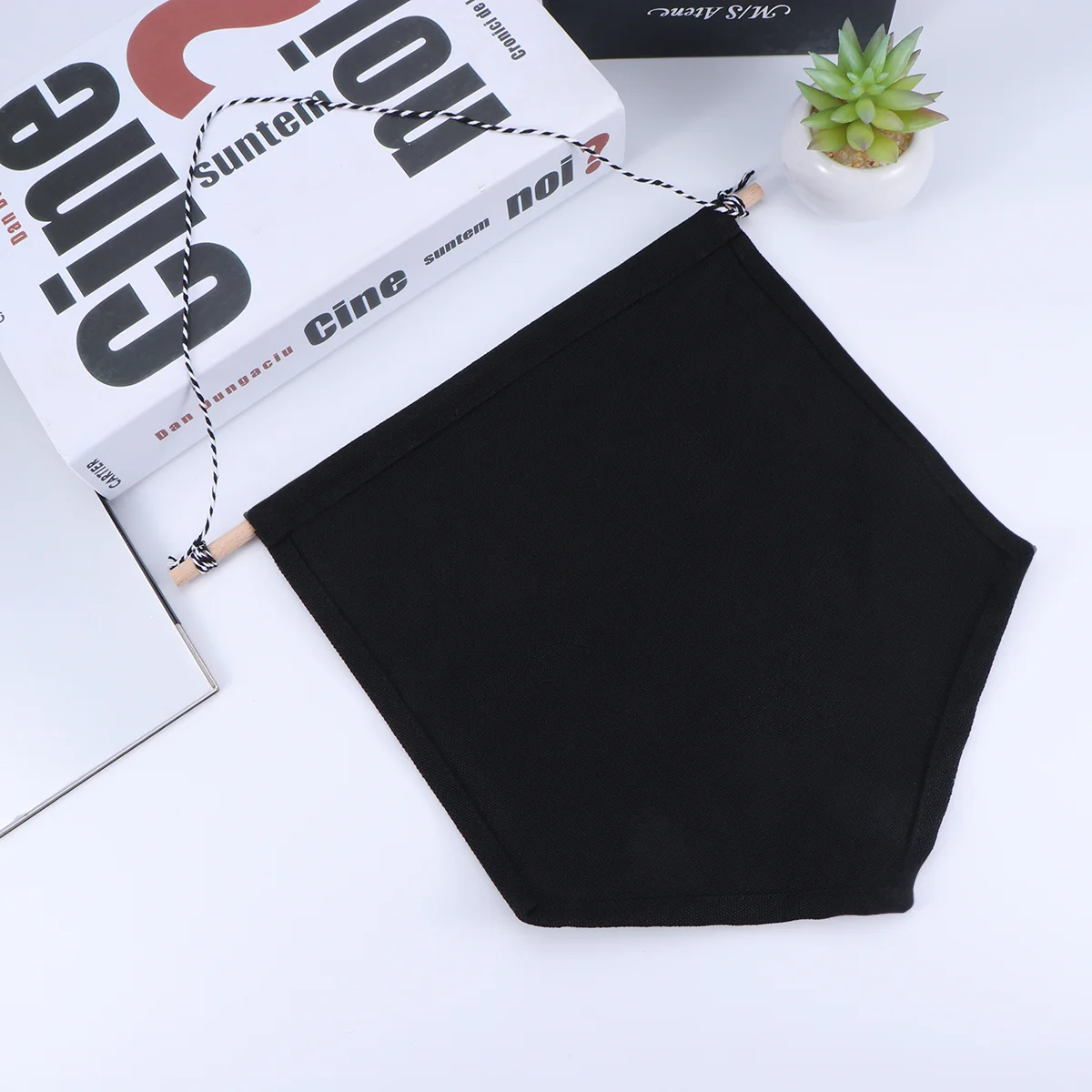 

Pin Display Pennant Banner Enamel Lapel Brooch Badge Flag Plain Blank Canvas Wall Banner Badge Storage Nordic Room Decoration