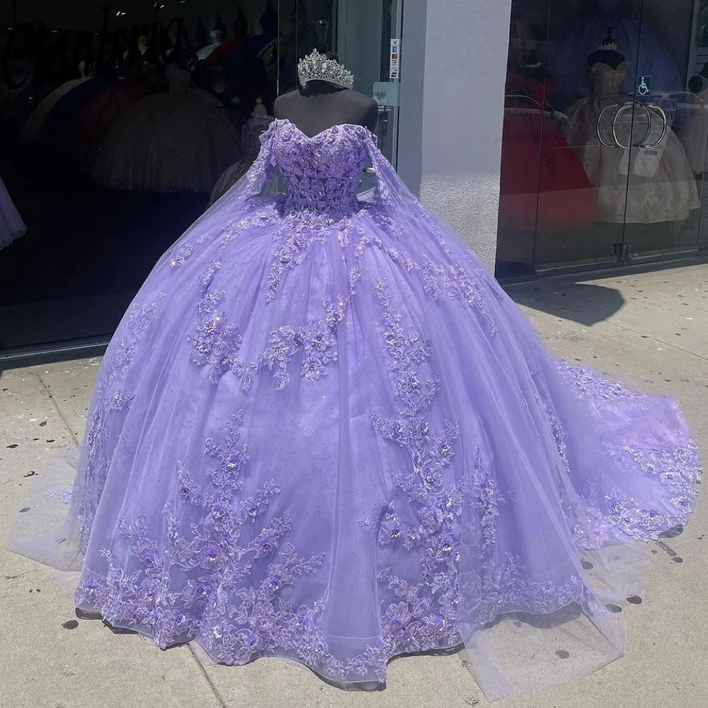 

Lilac Ball Gown Quinceanera Dresses with Cape 15 Party 3D Flower Cinderella 16 Princess Gowns With Wrap