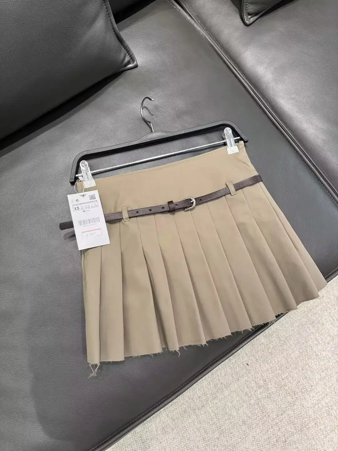 

Women's new Chic fashion belt decoration slim fit wide pleated mini skirt retro high waisted side zippered women's skirt Mujer