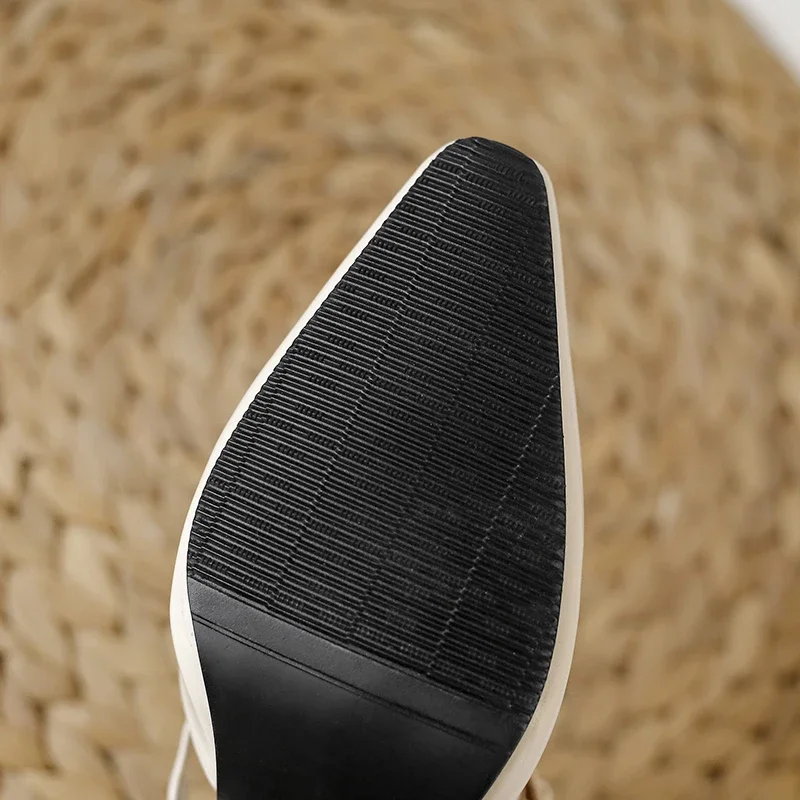 صنادل بكعب عالٍ للسيدات بلون البشرة 5