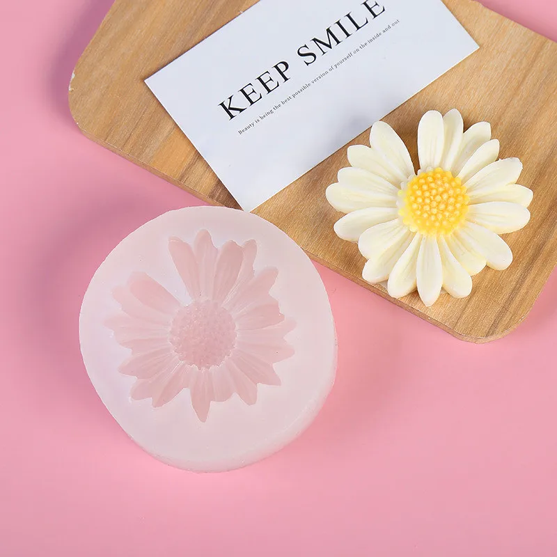 Daisy Scented Candle Daisy Silicone Candle Mold Tinplate Aluminum Box for Candle Making Kit DIY Flower Handmade Candle Mold