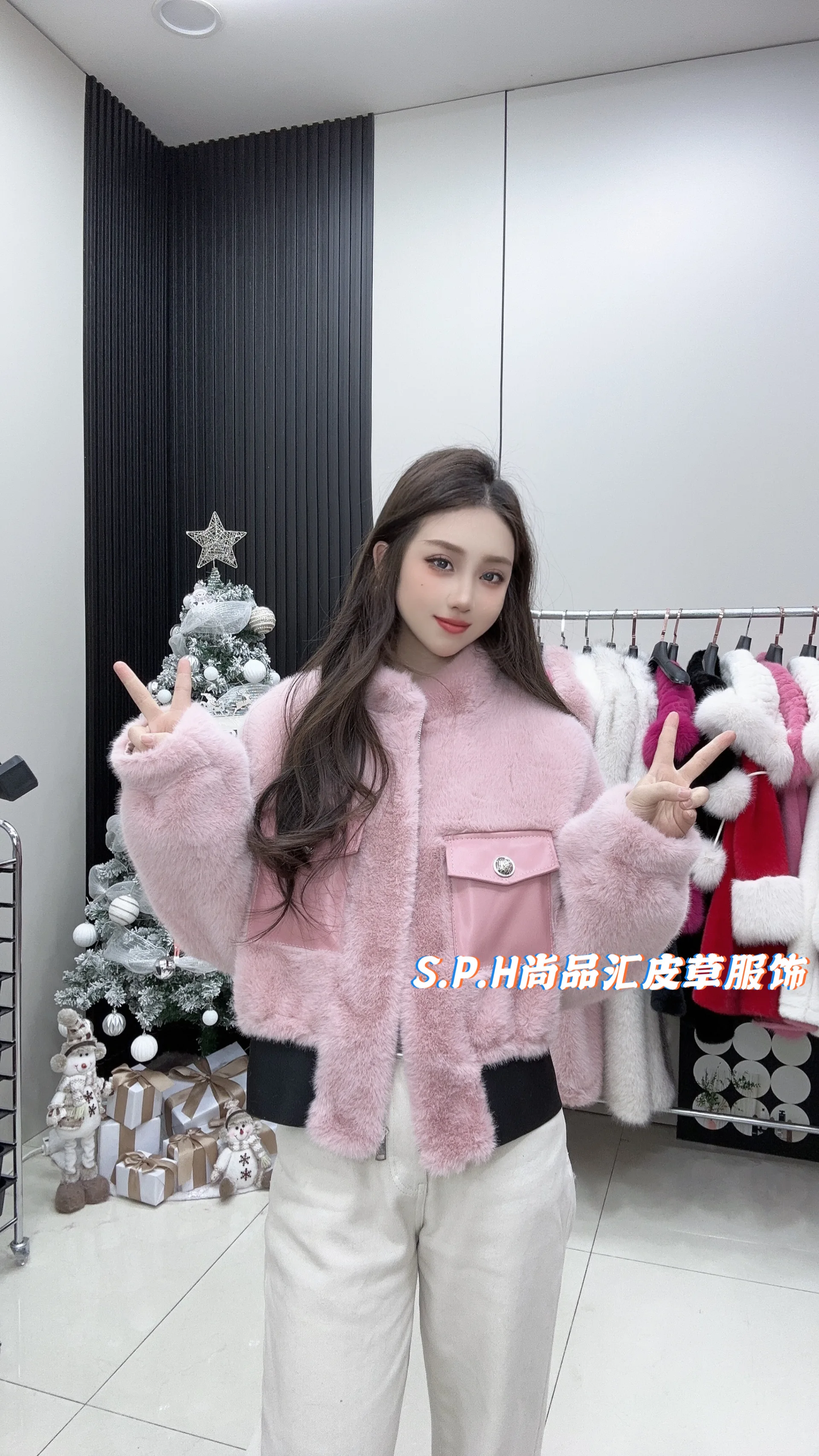 Рисунок 6 - Женская короткая плюшевая куртка