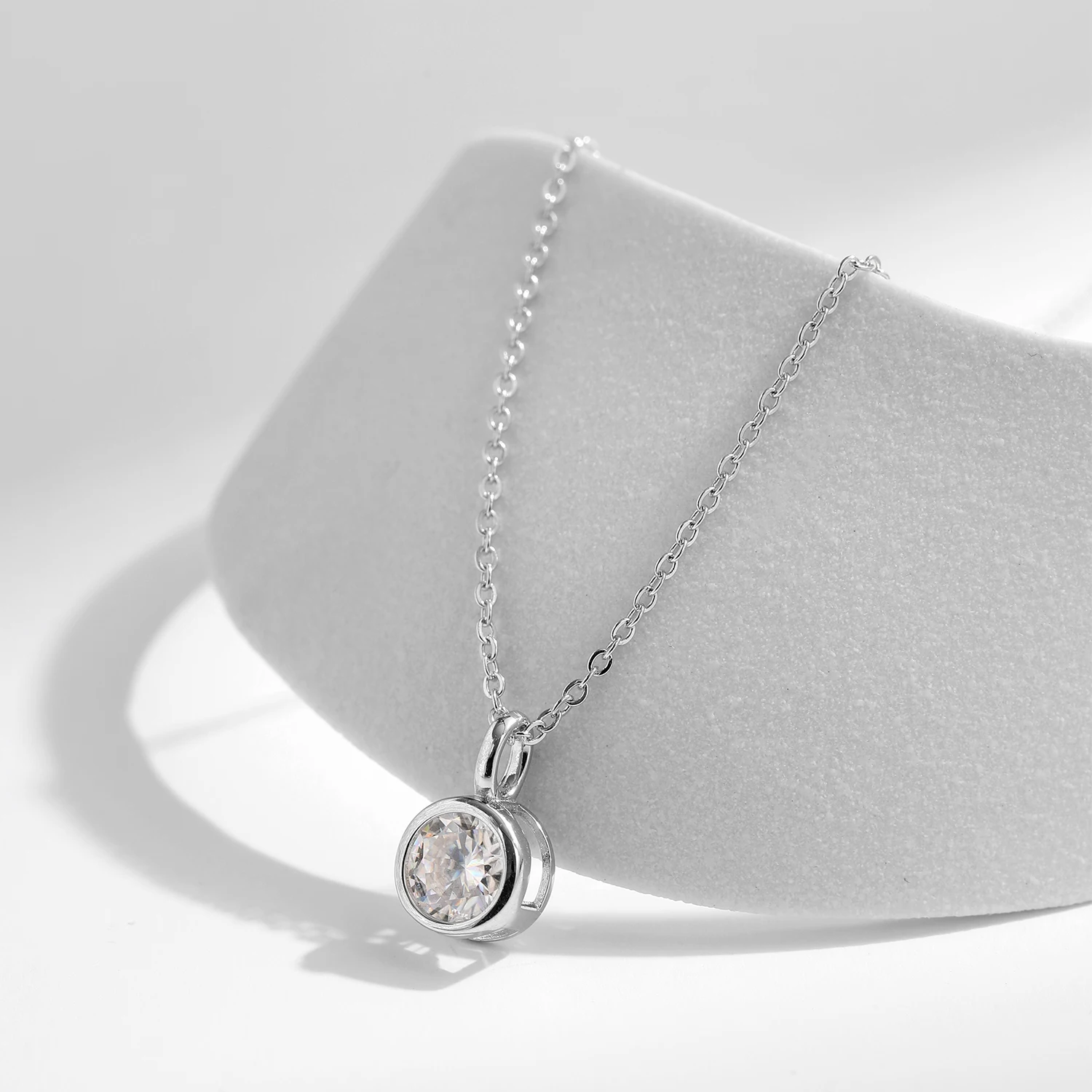 Pendant Necklace Silver Necklace Silver Pendant Moissanite Necklace MODIAN 1 Carat D Color Round Bezel Setting Moissanite Pendant Necklace 925 Silver Lab Diamond Women Jewelry With Certificate Box