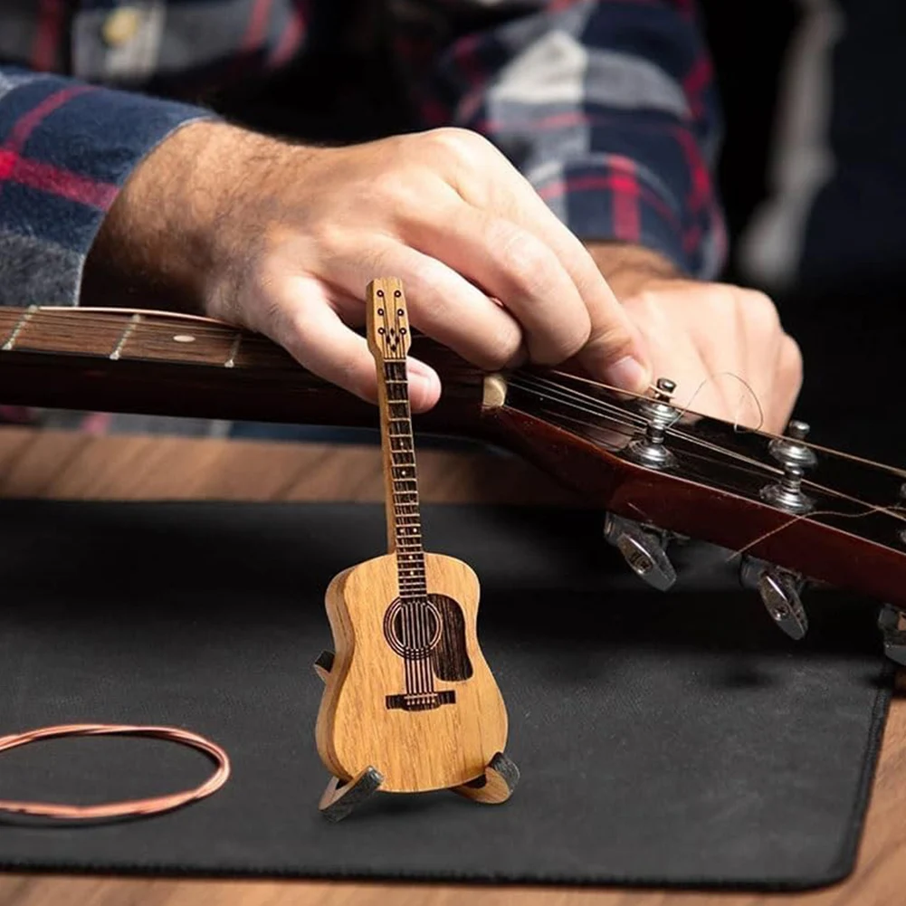 Wooden Guitar Pick Box with 3Pcs Guitar Pick Storage Box Portable Case Gift for Music Instrument Lover