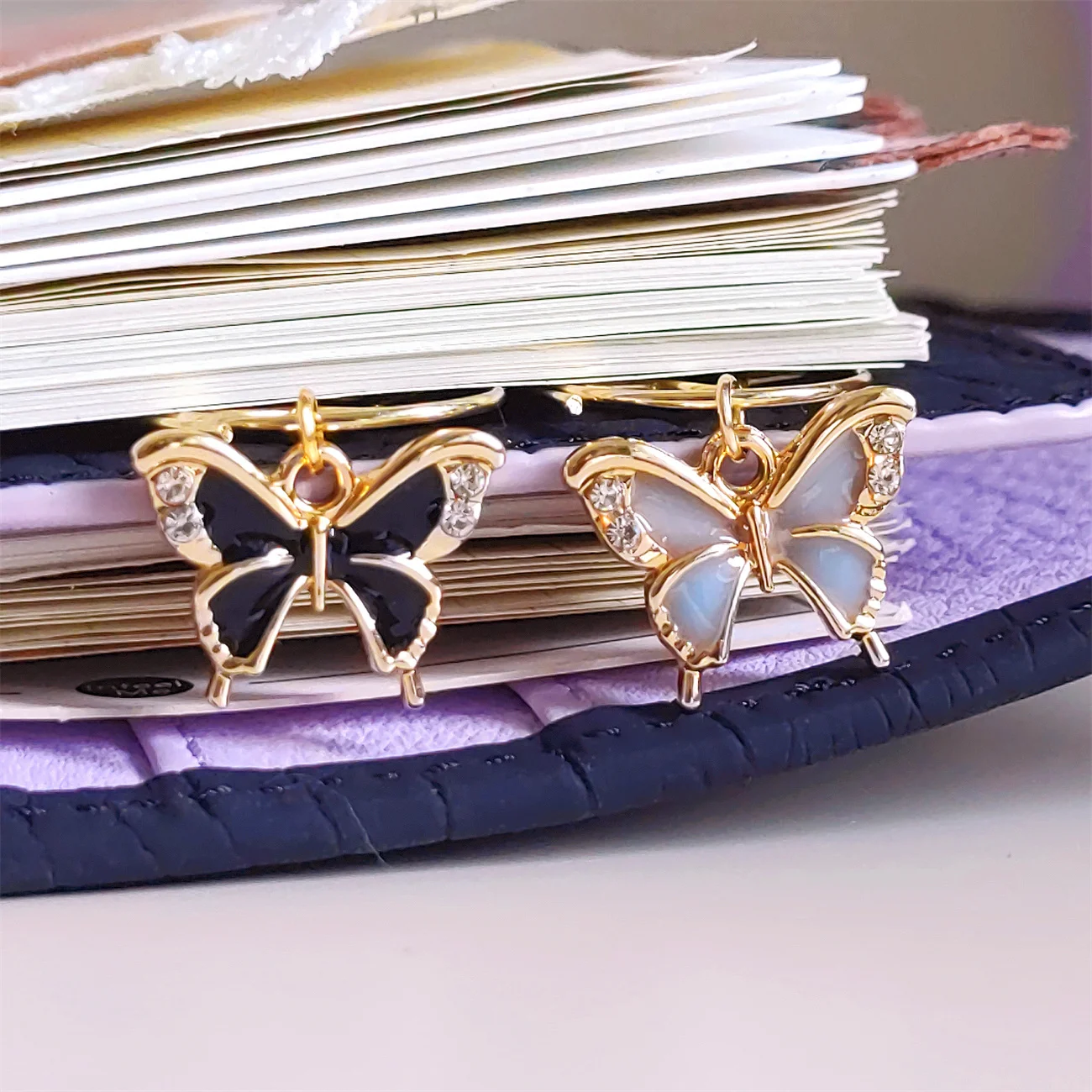 

Vintage Butterfly Camellia Paper Clips Cute Bookmark Ins Style Book Decoration Notebook Planner Accessories