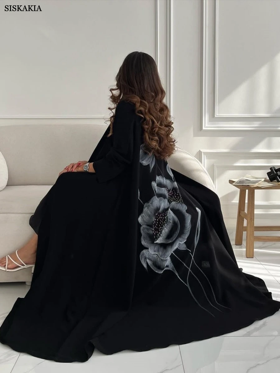 عباية مفتوحة