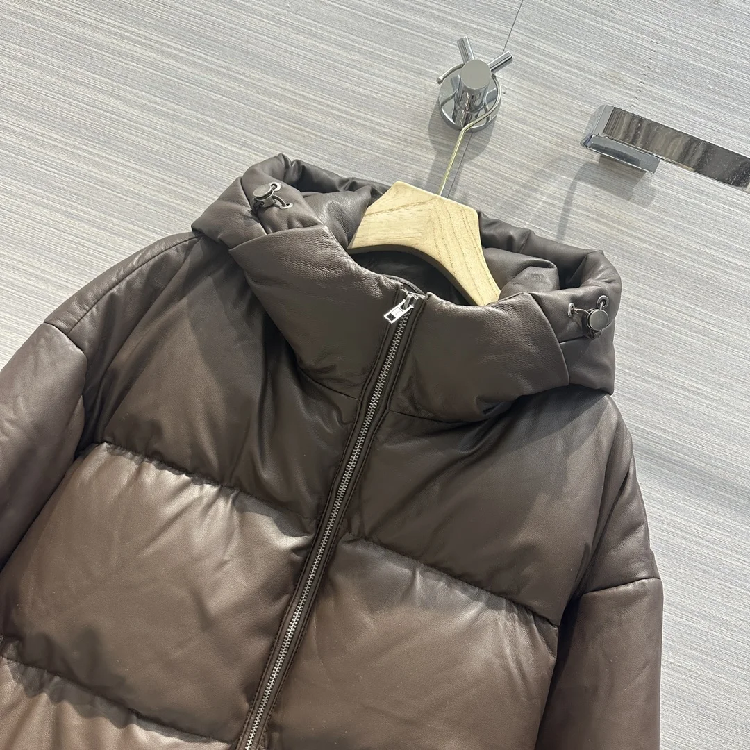 Рисунок 6 - Кожаный пуховик с капюшоном модная