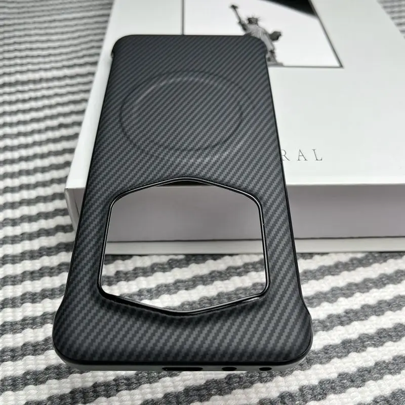 Carbon Fiber Magnetic Wireless Charging Slim Protective Case, Hard Back Cover