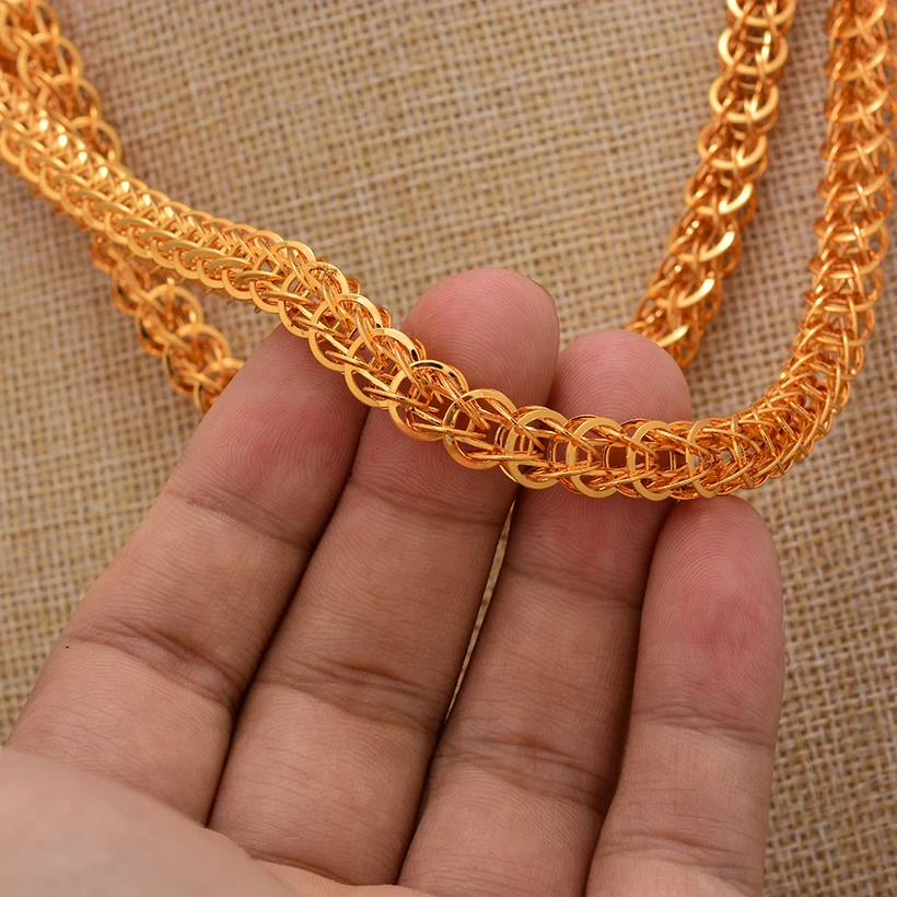 طقم مجوهرات للنساء مطلي بالذهب مع قلادة وقلادة مجو...