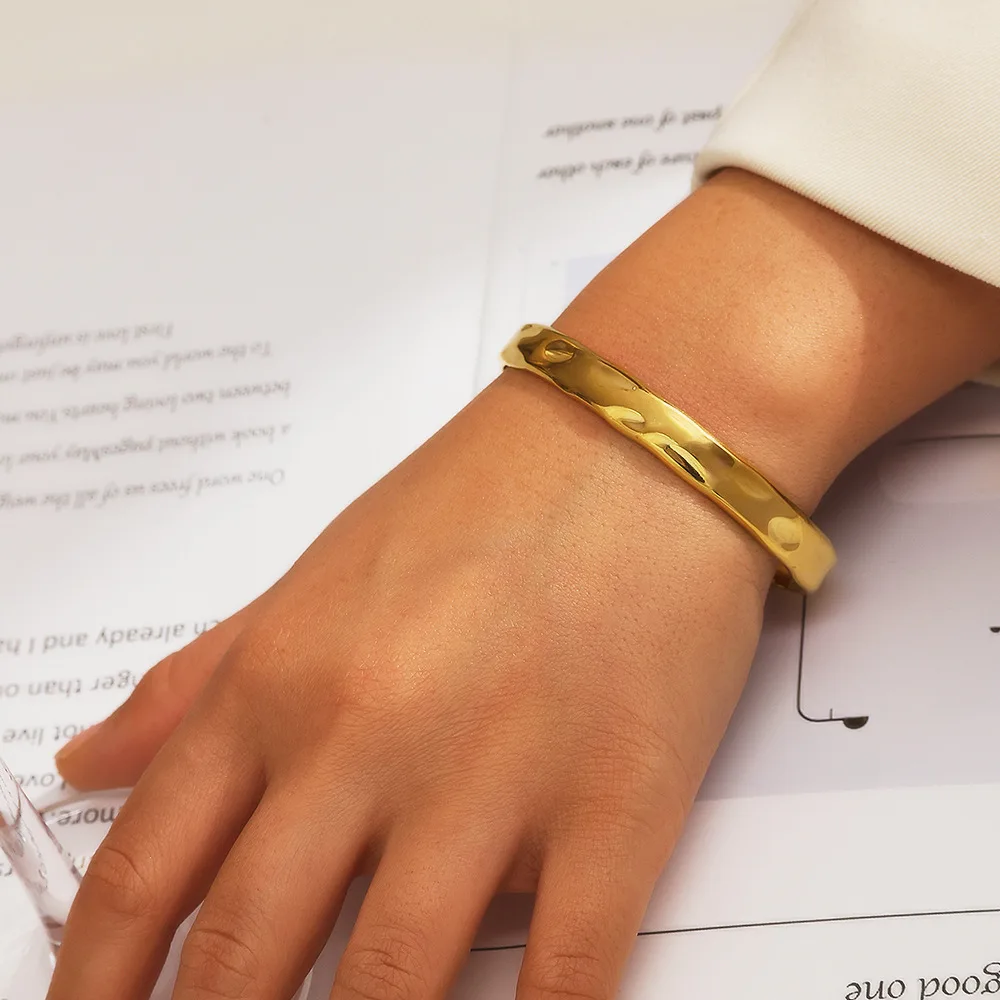 YHTOT Fashion 18K Gold Color Plated Stainless Steel Texture Hollow Bracelet Stackable Open Bracelet Women's Jewelry