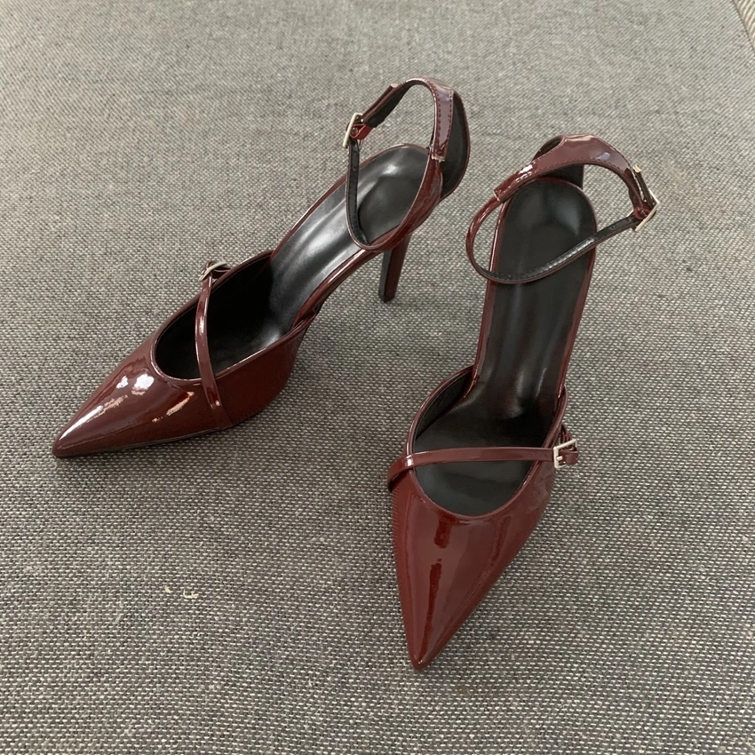 Elegante Burgunderrote Wildleder-Pumps mit Knöchelriemen, Sexy Spitze High Heels mit Schnallenverschluss, Designer-Schuhe für Party und Hochzeit – Detail 10