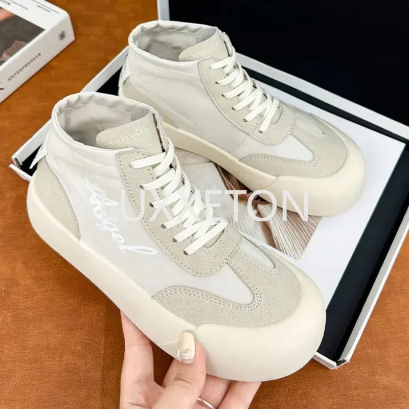 

2024 Spring/Summer Korean Edition Round Toe Bread Thick Sole High Top Canvas Women's Fashion New Casual Sports Board Shoes