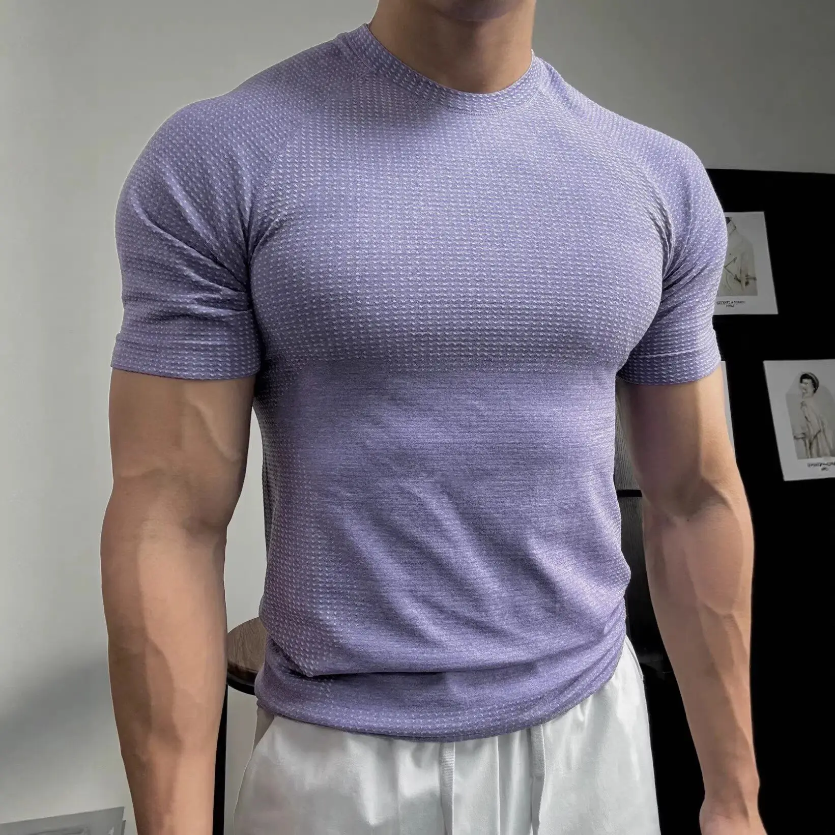 Schnelltrocknendes Fitness-T-Shirt für Herren, Slim-Fit-Muskel-Gym-T-Shirt, dehnbares Kompressions-Top für den Sporttraining