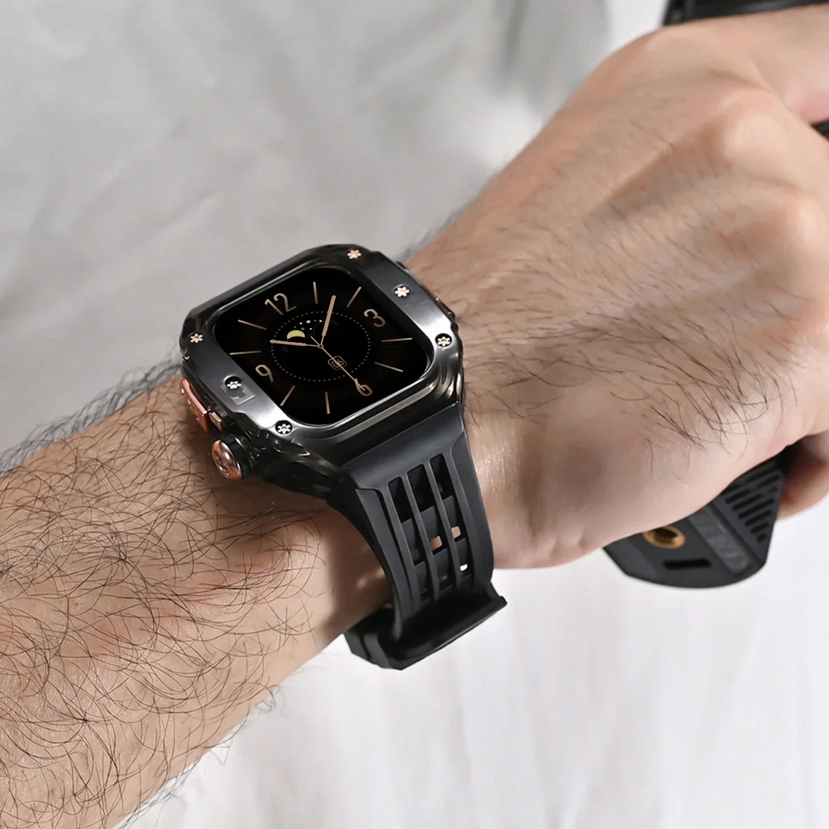 Elegant Enhancement Kit: Transparent Case & Rubber Strap