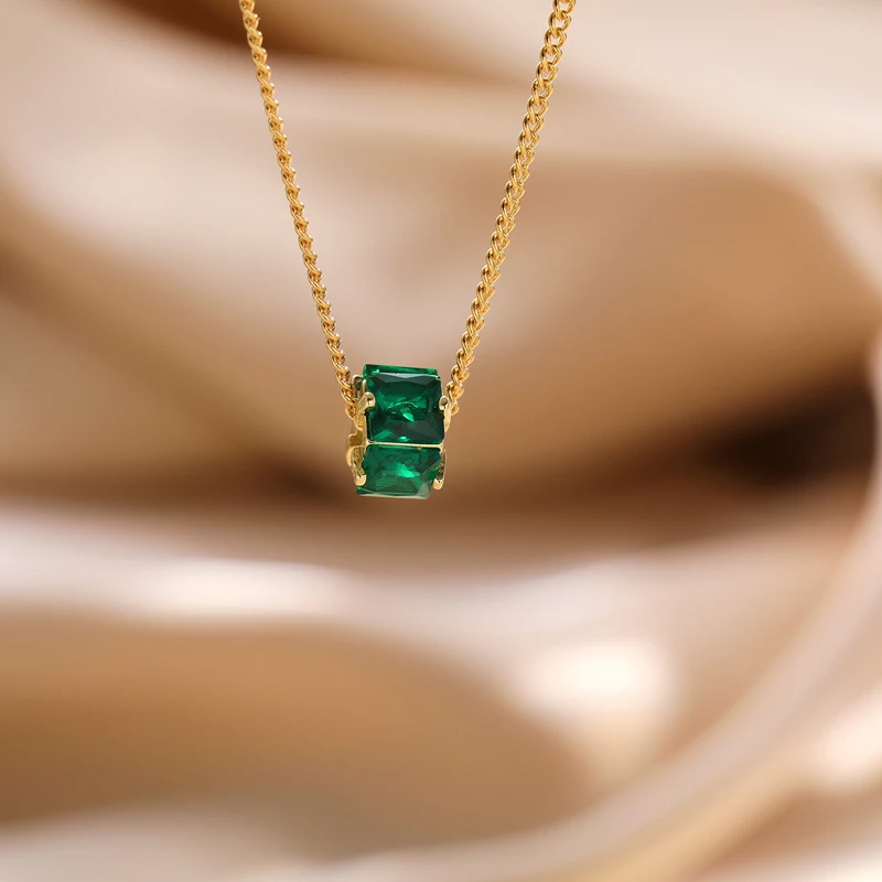 New Gold Plated Leaf Flower Zircon Pendant Necklace For Women French Cooper Geometrical Pendant Clavicle Chain Jewelry Gifts