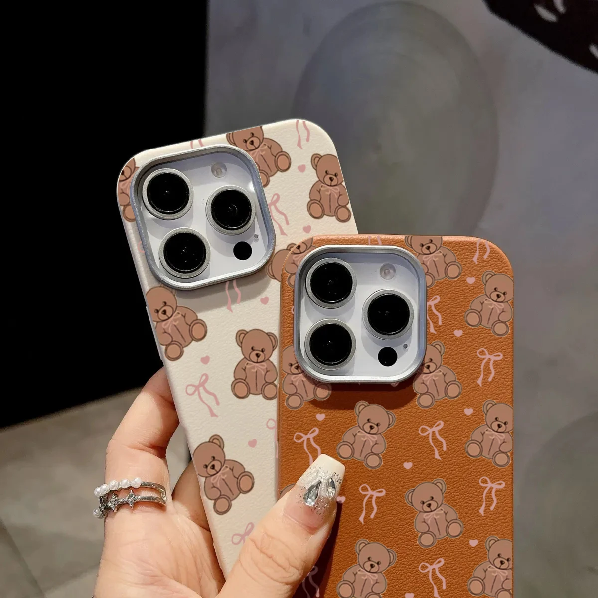 Heart-Shaped Bow Bear Design Case - Cute and Stylish Smartphone Cover