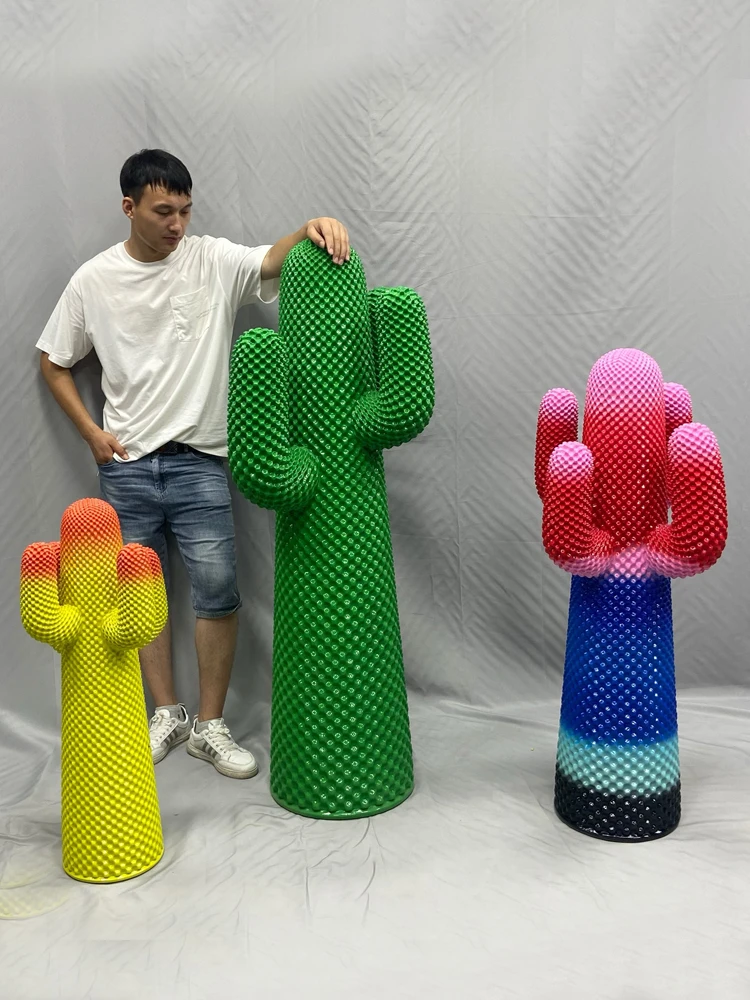 Simulazione su larga scala Cactus FRP statua scultura appendiabiti