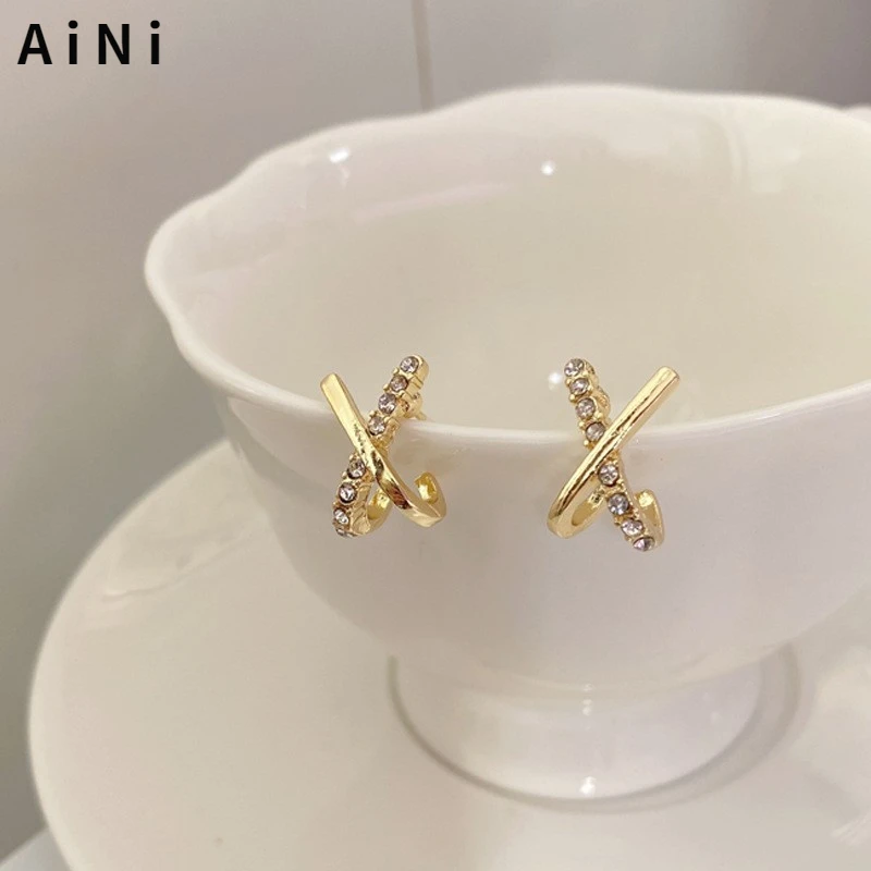 

Trendy Jewelry X Shape Earrings 925 Silver needle Hot Sale Delicate Design Crystal Metal Stud Earrings For Girl Gifts Wholesale