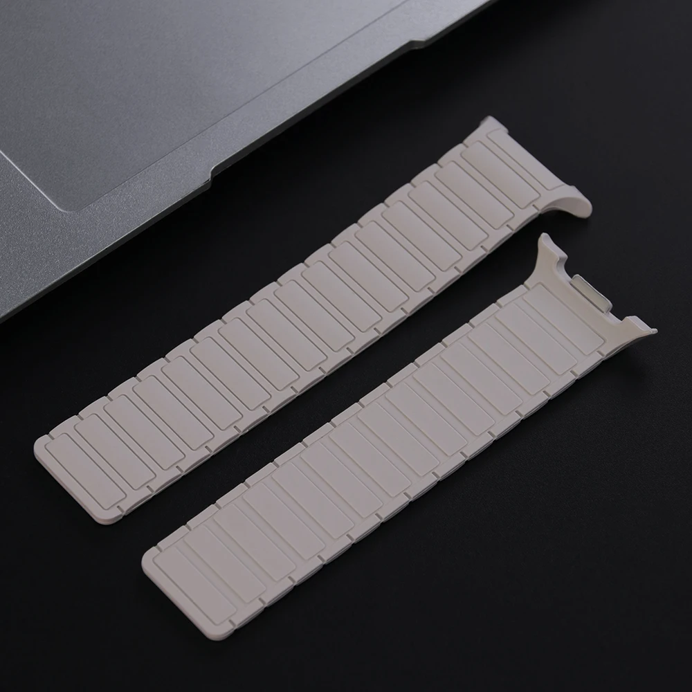 Seamless Magnetic Silicone Loop Band for Galaxy Watch 8 Classic