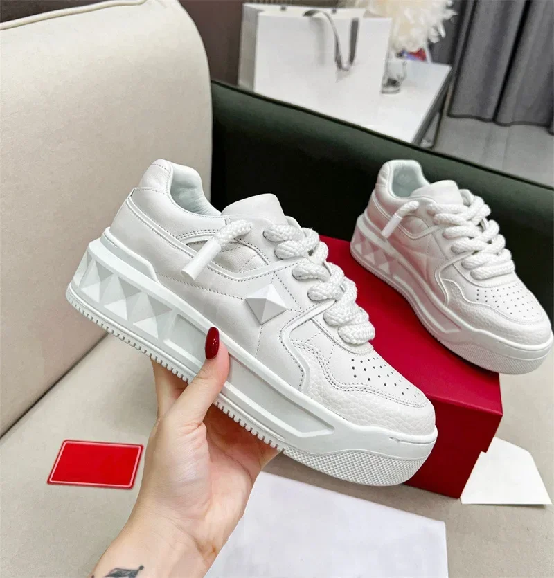 Luxury and trendy small white shoes men's latest thick sole increased breathability casual board shoes lightweight sports shoes 6