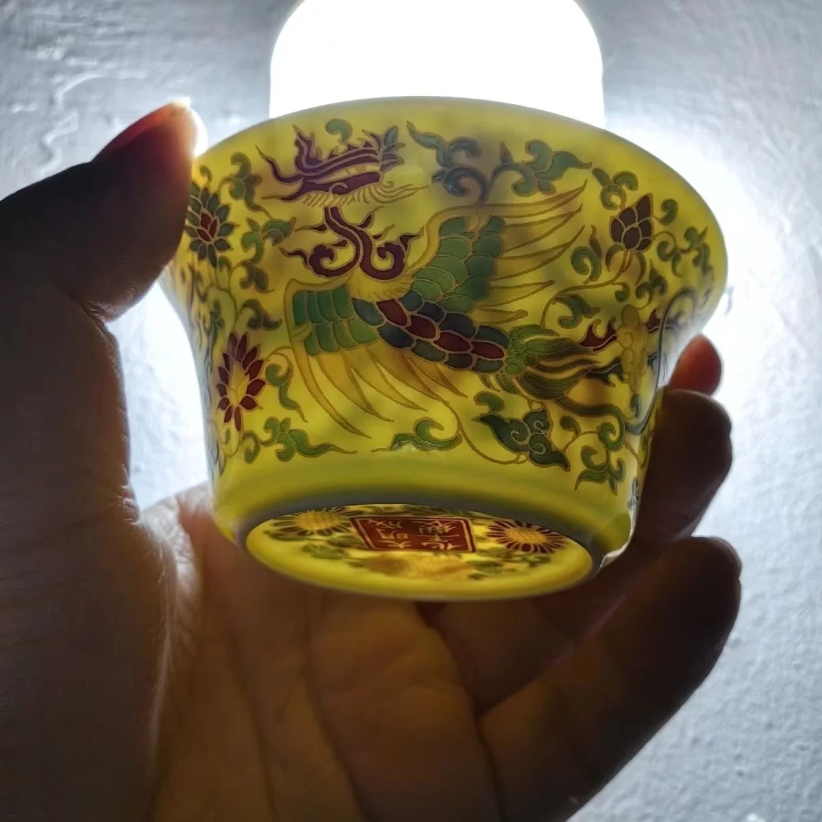 

Antiques Old Cup Ming Dynasty Chenghua Yellow Glazed Phoenix Horseshoe Cup Vintage Classic Collectible Curio Random 1pc