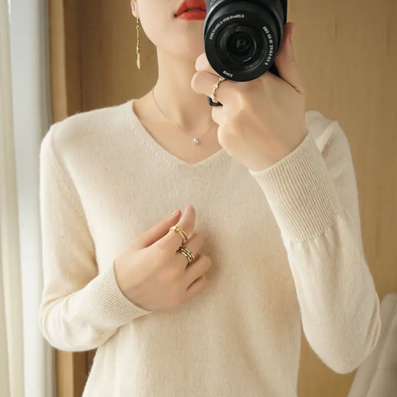 

2023 New Fashion Elegant V-neck Women's Knitted Sweaters Lady Thin Pullover See Through Look Lantern Sleeve Loose Top Smock C157