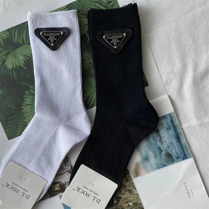 

Luxurys Designer Socks for Men Women, Solid Mens Womens Socks, Breathable, Comfortable, All Seasons, Fashion