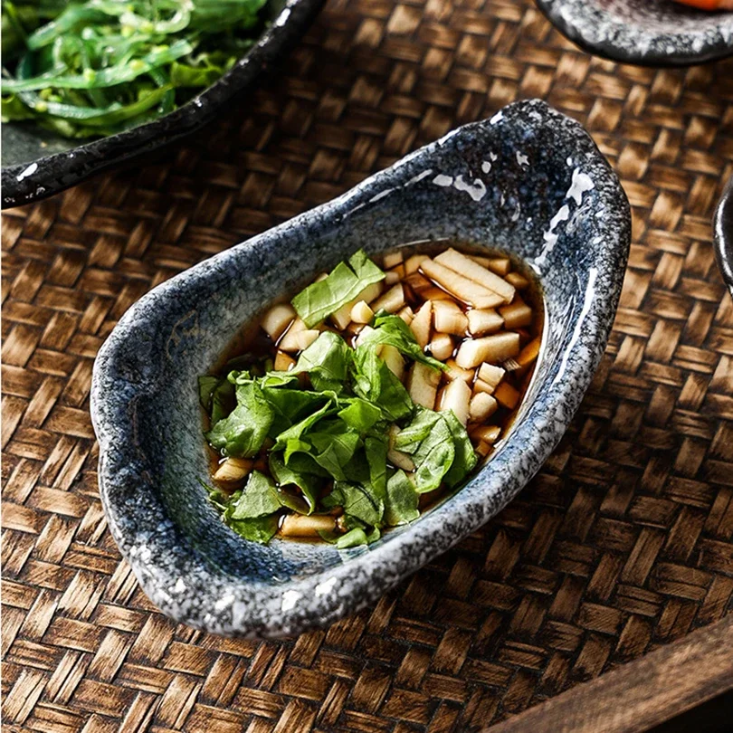 1pc New Creative Sauce Dishes Sushi Plate Japanese Style Ceramic Barbecue Dipping Dishes Fruit Dessert Plates Kitchen Tableware