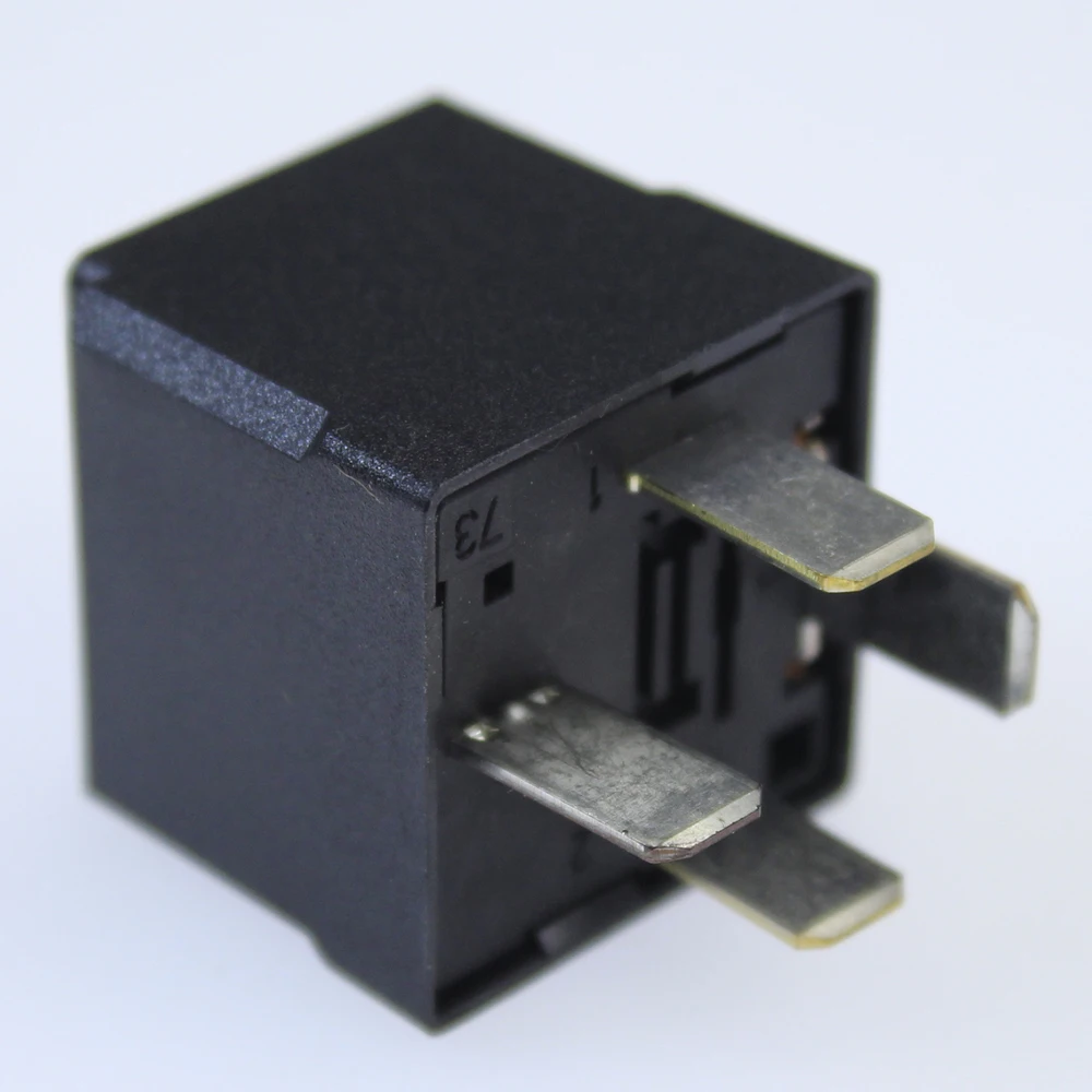 Black 4Pin Engine Starter Relay For Mercedes Benz W176 GLA X156 A0009828223 0009828223