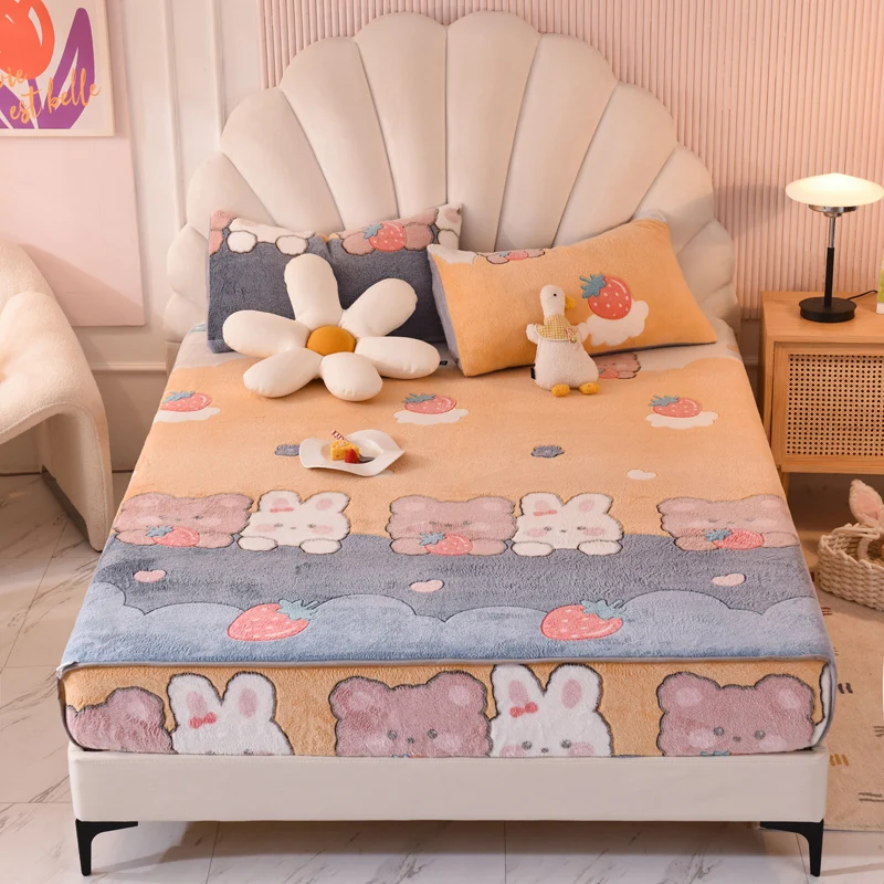 1Pcs Milk Velvet Printed Fitted Sheet Cute Style Warm Mattress Antibacteri Cover Four Corners With Elastic Band  Queen king size 2