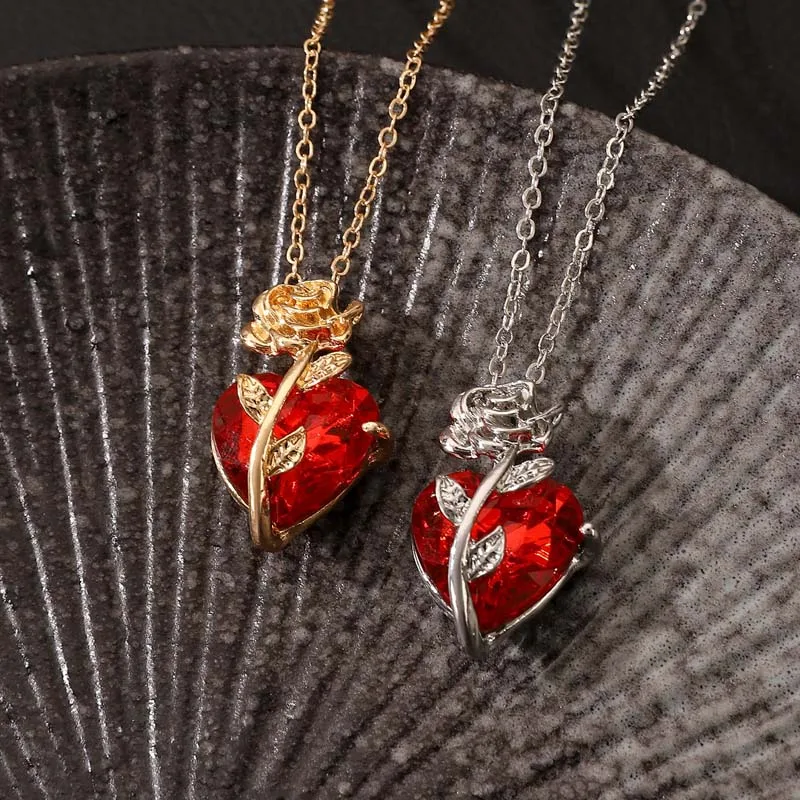 Collana Rosa Nera URONE In Argento | Ciondolo Gotico A Cuore Con Zirconi Rossi | Gioiello Donna Con Confezione Regalo