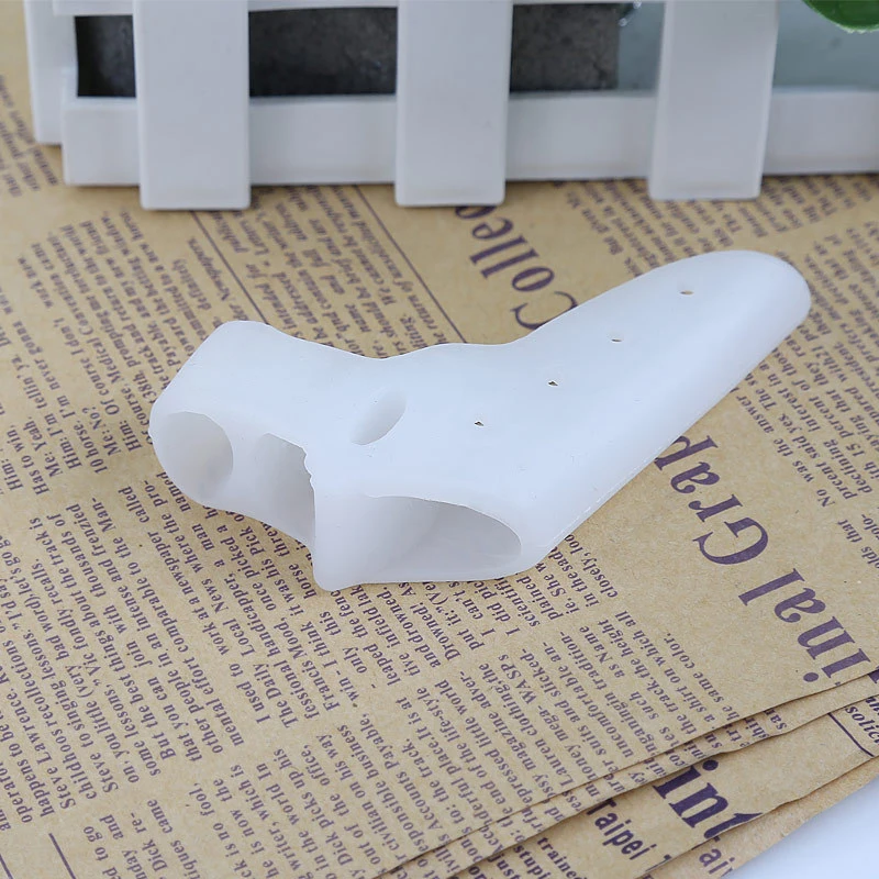Silicone Gel Toe Corrector Foot Fingers Three Hole Toe Separator Thumb Valgus Protector Bunion Adjuster Valgus Guard 5/3/2/1pair
