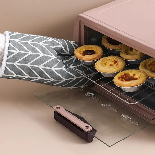 Heat-Resistant Insulated Oven Gloves 2