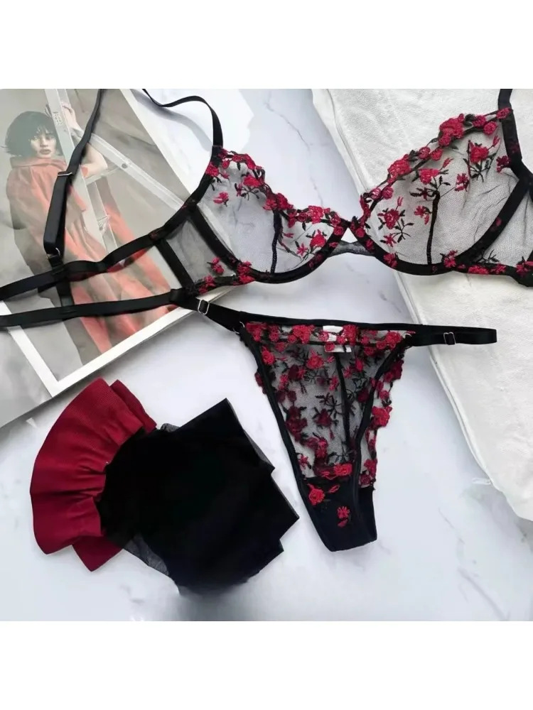 YUQI Ensemble de lingerie de luxe français – Ensemble soutien-gorge et culotte noirs sexy avec broderie florale, intimes transparents et séduisants pour femmes