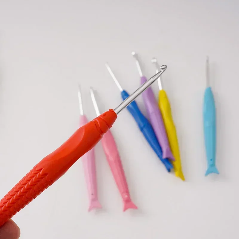 Crochet Hooks Crochet Needles Plastic Soft Handle Crochet Fish Knitting Tools Silicone Soft Handle Candy Color Wool Crochet Set