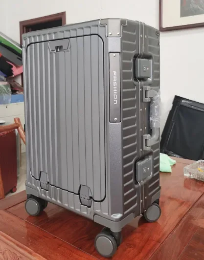 Multifunction Carry on Luggage With Front Open Compartment Hot Sale Boarding Case With USB Charging Port Aluminum Frame