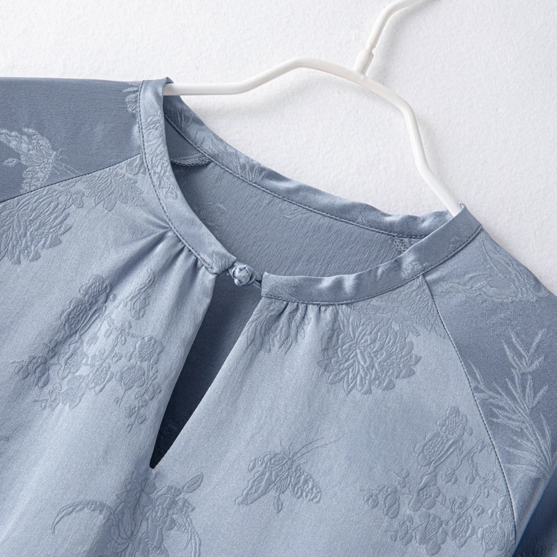 Рисунок 3 - Женская атласная футболка с длинным рукавом