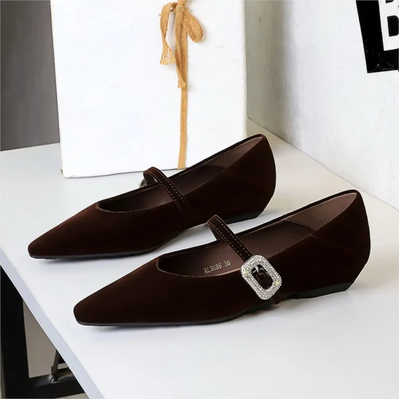 Womens Single Buckle Strap Sandals Pointed Toe Peep Toe Exquisite Crystal Buckle Wedge Heel Pumps