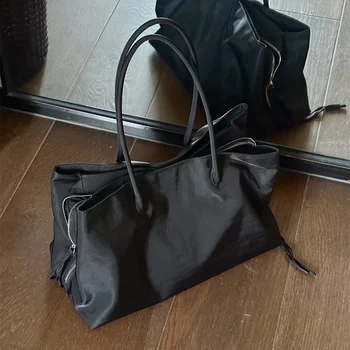 Borsa tote da pendolare da donna in nylon Borsa tote minimalista di grande capacità Borsa da donna in nylon a spalla per computer impermeabile multistrato