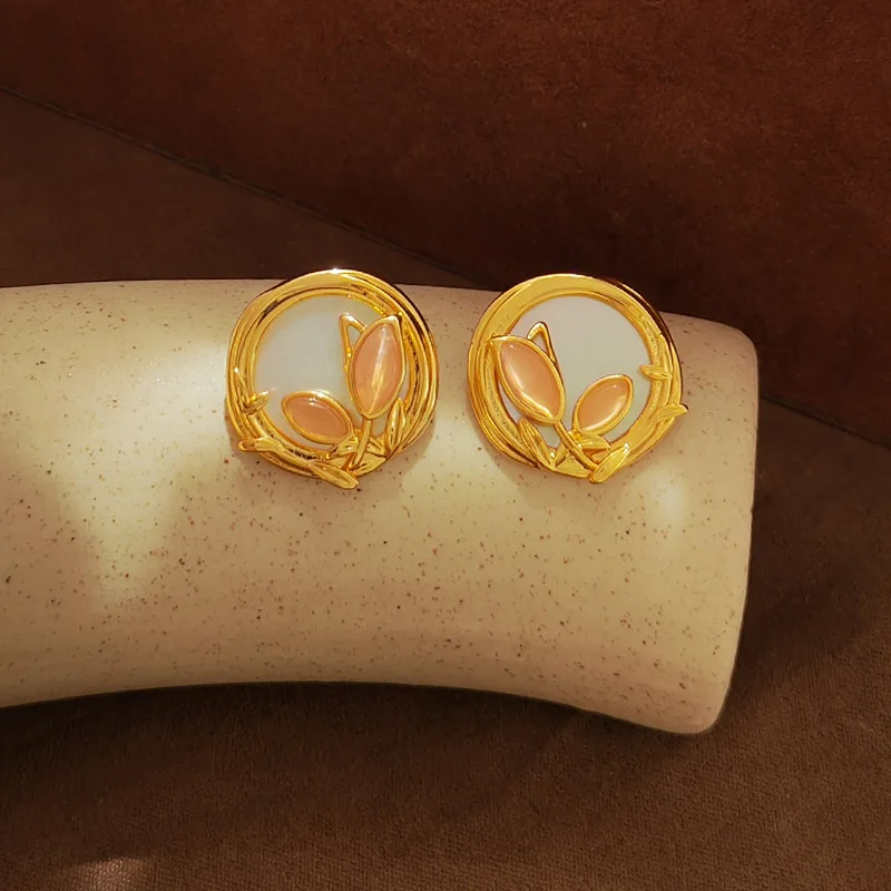 Metal Vintage Trend South Korea Latest Style Women Jewelry Fashion Wedding Party Earrings High Quality Jewelry Gift Shell