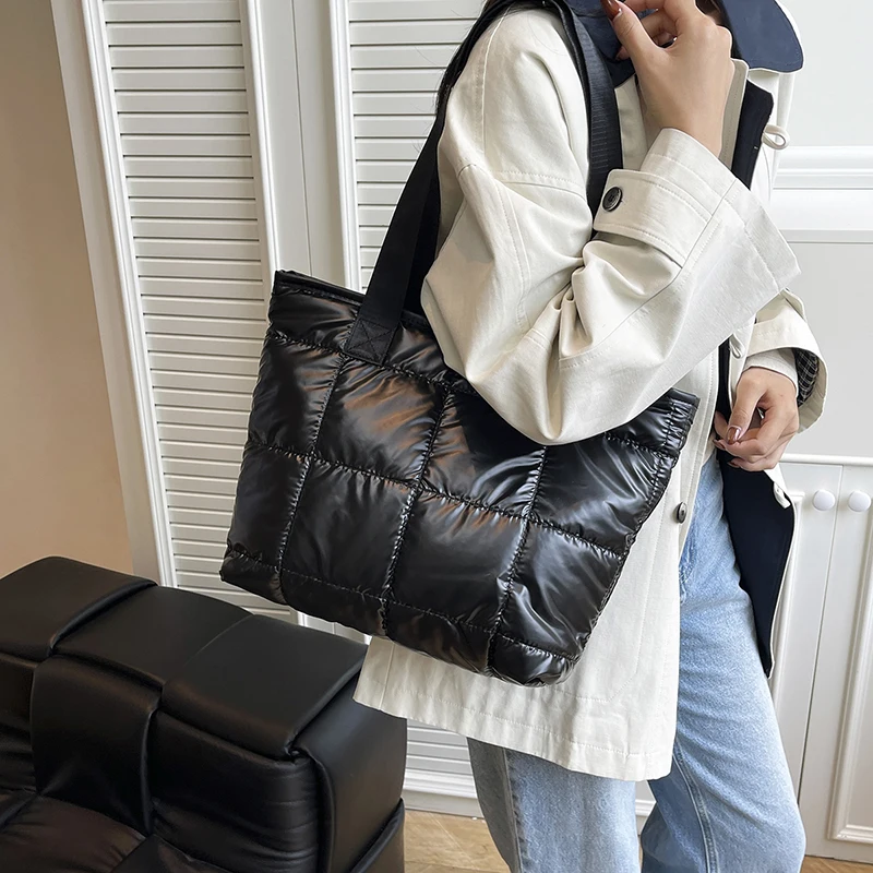 Modische Puffertaschen, luxuriöse Designer-Stepp-Umhängetasche für Damen, 2025, neue gepolsterte Handtasche, Platz-Baumwoll-Nylon-Shopper-Tasche, groß – Detail 9