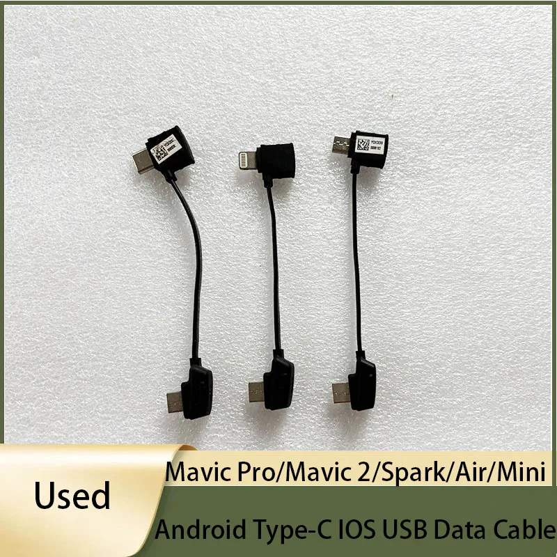Câble de données Micro USB OTG connecté à une télécommande DJI Mavic 2