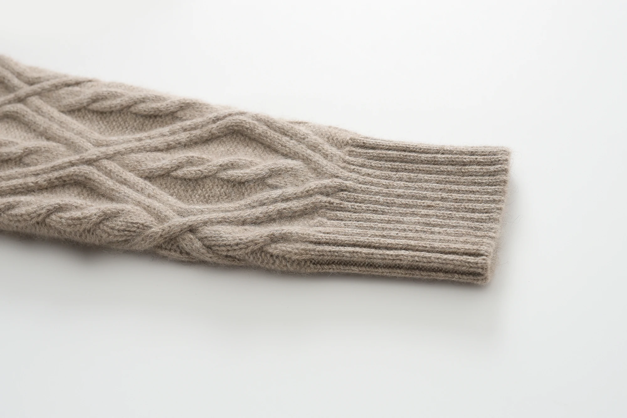 Рисунок 6 - Женская зимняя теплая однобортная