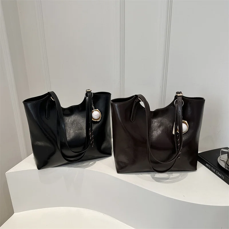 Chic Minimalist Shoulder Bag for Women Fashionable Top Handle Handbag for Daily Use & Commuting​ Shopper Totes