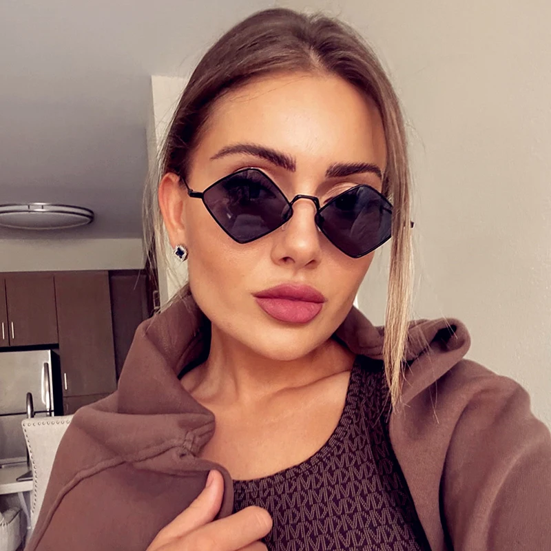 Small Frame Sunglasses Women Retro Square Designer Glasses_voghion.com