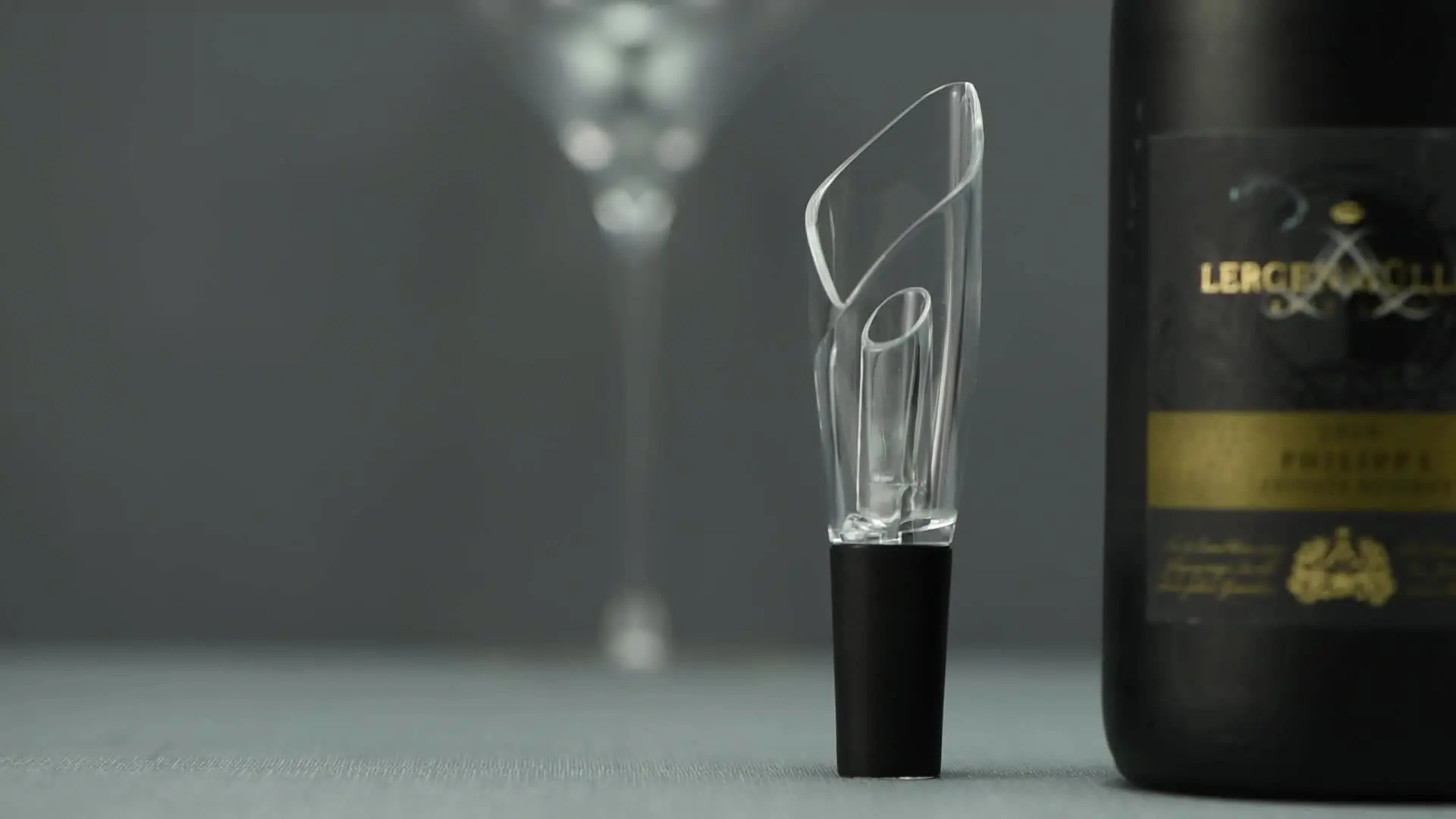 Aeratore E Versatore Per Vino BullTek: Decantazione Istantanea Con Tappo Salvagoccia E Filtro, Pratico Dosatore Professionale (Fucsia)