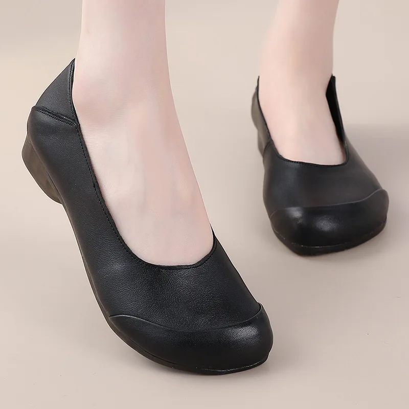 

Spring 2022 Cowhide Leather Flat Shoes Cow Leather Casual Women's Shoes Middle-Aged And Elderly Dancing Shoes Mother Shoes