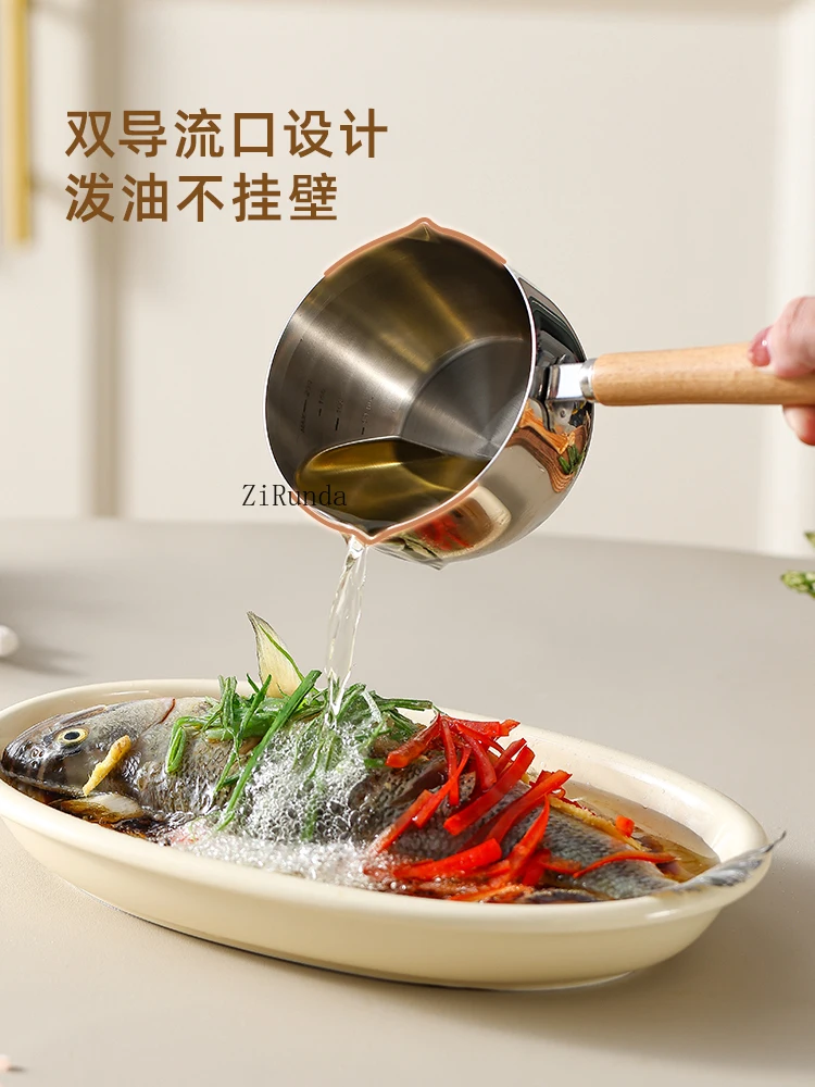 304 stainless steel household oil-burning spoon for pouring hot oil in a small oil-splashing pan