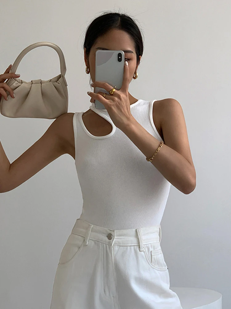 Casual y2k White Cut Out Women's T Shirt Round Neck Sleeveless Slim T Shirts Female Clothing 2022 Summer Fashion crop top women